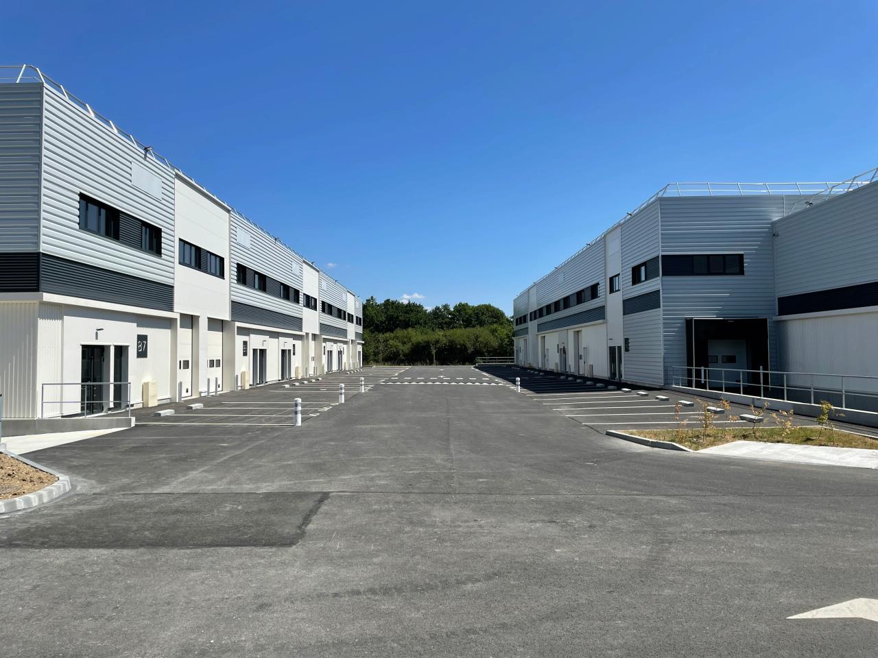 Local d'activité Saint-Aignan-Grandlieu 7679m² Location local d'activité Saint-Aignan-Grandlieu Loire-Atlantique OLACT2207604 1